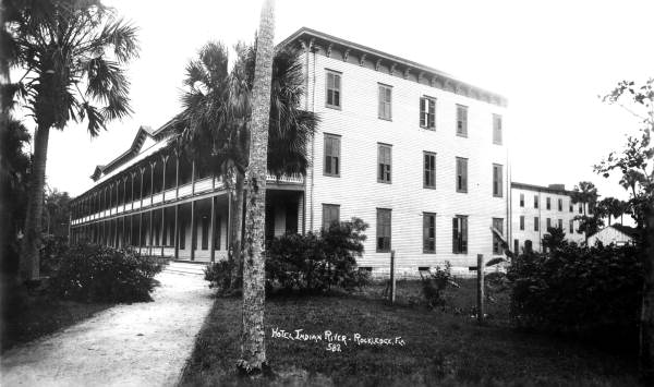 Side view of the Indian River Hotel - Rockledge, Florida; source: State Archives of Florida, Florida Memory